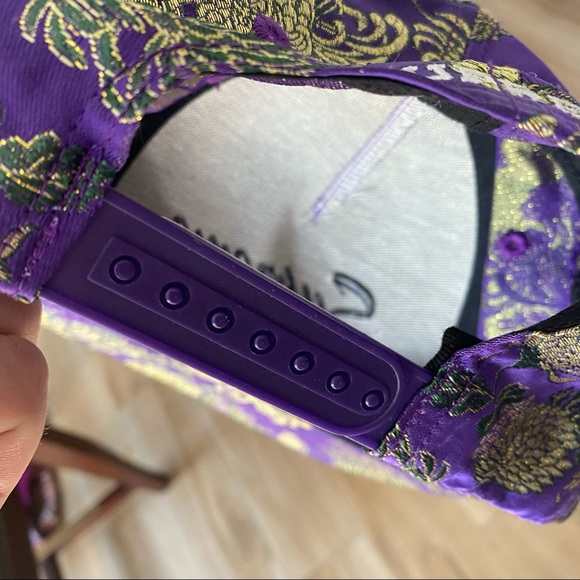 Supreme USA Unisex Eastern Floral Mettalic Threaded Spellout Snapback Hat - Picture 5 of 5